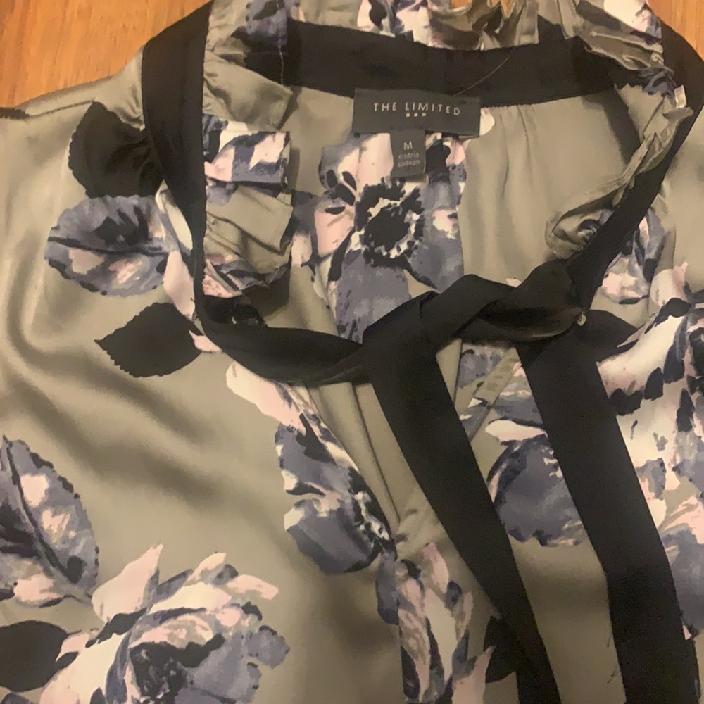 Floral top - Picture 2 of 2
